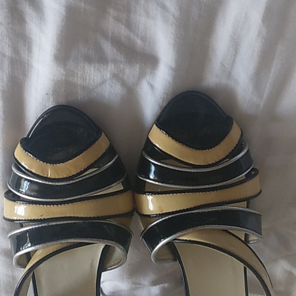 Shoes - Picture 2 of 4